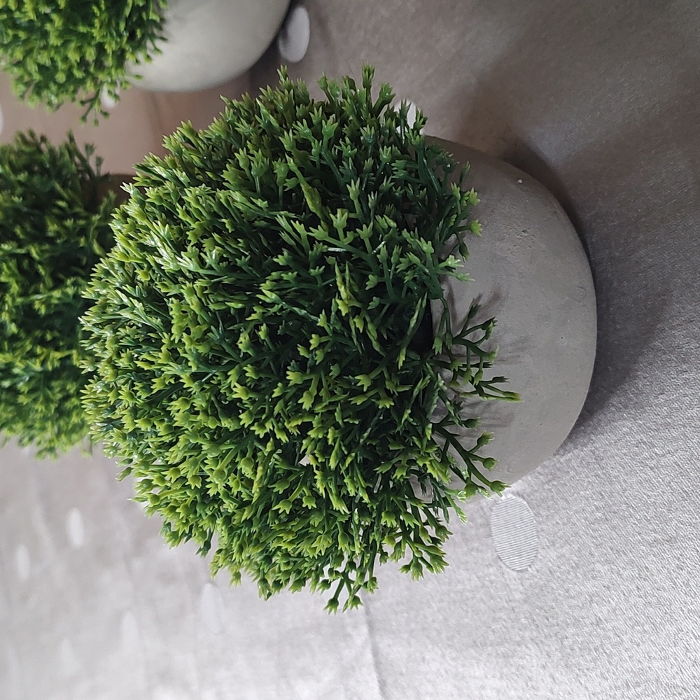 4 Faux Greenery Decor Pieces - Picture 7 of 7